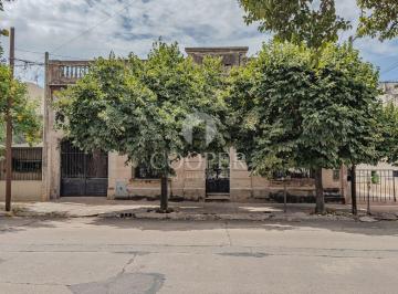 Casa de 7 ambientes, Córdoba · Casa en Terreno de 1750 m² en Venta en Alta Córdoba