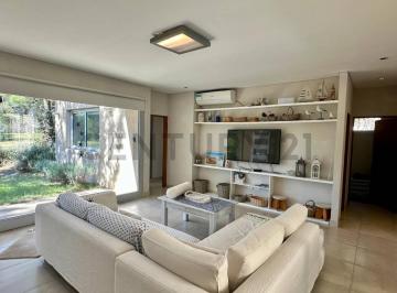 Casa · 170m² · 5 Ambientes · 1 Cochera · Casa en Venta 5 Ambientes Costa Esmeralda Barrio Residencial I