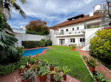 Casa · 256m² · 4 Ambientes · 4 Cocheras · Casa 4 Ambientes en Venta en Martínez