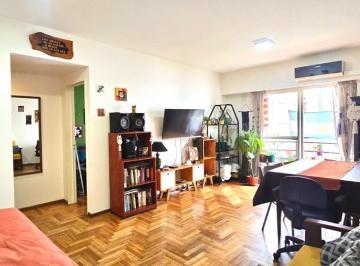 Departamento · 50m² · 2 Ambientes · Venta 2amb. C/balcon | Apto Profesional - Hipolito Yrigoyen 2500