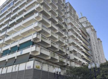 Departamento · 111m² · 5 Ambientes · 1 Cochera · Departamento en Centro
