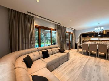 Casa · 433m² · 7 Ambientes · 1 Cochera · Venta Casa 7 Ambientes en Terralagos - Permuta
