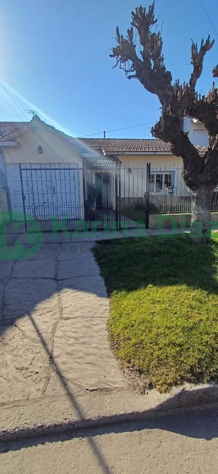 Casa 3 dorm, 150m² con cochera y patio — El Martillo