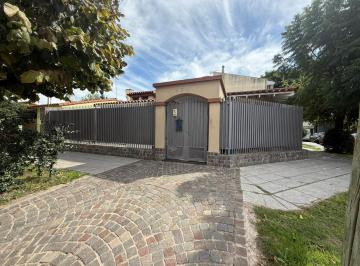 tres-de-febrero-villa-bosch-venta-ph-4-ambientes · Hermoso PH Tipo Casa de 4 Ambientes Muy Buen Estado