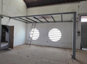 Bodega-Galpón · 150m² · 2 Ambientes · Galpón en Cipolletti