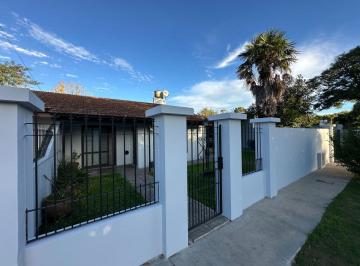 Casa de 5 ambientes, Pila · Casa 70 m², Calle 3 Bis E/ 6 y 8, Pila, Provincia de Buenos Aires.