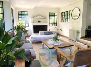 Casa · 290m² · 5 Ambientes · 7 Cocheras · Venta Casa 5 Amb. Lote 1200 m. Bella Vista