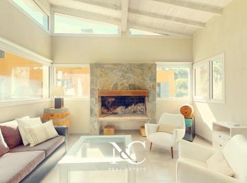 Casa · 140m² · 4 Ambientes · Casa Venta en Costa Esmeralda con Gas Natural