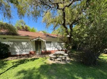 Casa · 45m² · 2 Ambientes · 2 Cocheras · Casa en Venta con Amplio Terreno