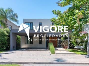 Casa de 6 ambientes, Almirante Brown · Casa en Venta C/ Cochera en Adrogué
