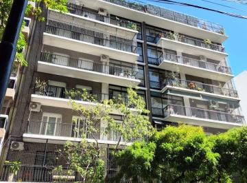 Departamento de 4 ambientes, Colegiales · Muy Buen 4 Ambientes con Espacio Guardacoche, Vista a Pulmón Verde.