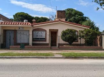 Casa de 5 ambientes, Alta Gracia · Casa con Monoambiente Av Hipólito Irigoyen 995
