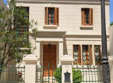 Casa de 4 ambientes, San Nicolás de los Arroyos · Casa de Época con Doble Ingreso y Gran Potencial – Centro de San Nicolás.