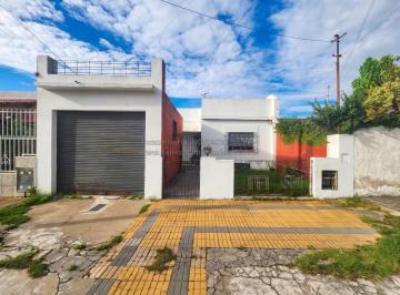Casa · 95m² · 3 Ambientes · 2 Cocheras · Casa en Lanús Oeste