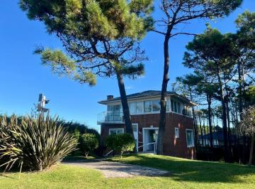 Casa · 1232m² · 6 Ambientes · 2 Cocheras · Casa en Pinamar