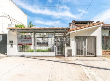 Casa · 193m² · 3 Ambientes · 1 Cochera · Venta Casa 3 Ambientes con Gran Jardín y Quincho Cubierto en Castelar Sur