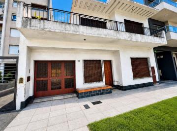KNK-KNK-5389_2 · Casa de 4 Ambiete con 55 m de Fondo Libre
