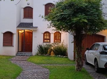 Casa · 280m² · 9 Ambientes · 2 Cocheras · Casa 3 Dorm. B°jardín Espinosa