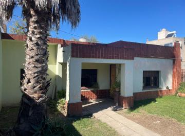 Casa · 229m² · 4 Ambientes · Casa 3 Dorm. + Depto 2 Dorm | Barrio Los Boulevares
