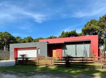Casa · 180m² · 3 Ambientes · 1 Cochera · Casa en Venta Alamos Pinamar, Moderna, Vela Mayor 2150