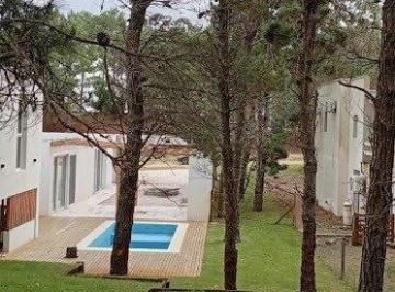 Vista desde el cuarto en suite · Casa a La Venta en Deportivo 3 Habitaciones, Gas Natural. Barrio Deportiva