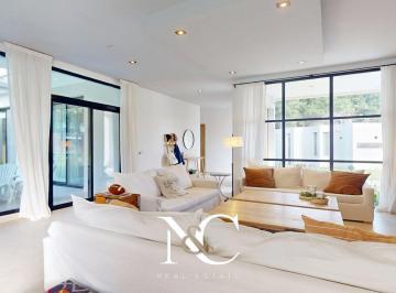 Casa · 177m² · 4 Ambientes · Casa en Venta en Costa Esmeralda Fondo Libre Al Bosque