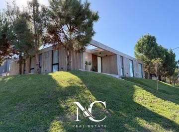 Casa · 130m² · 4 Ambientes · 2 Cocheras · Casa en Venta en Pinamar con Gas Natural