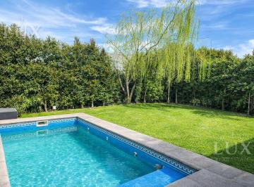 Casa · 120m² · 5 Ambientes · 4 Cocheras · Casa en Venta