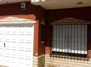 Casa de 3 ambientes, Berazategui · Vivienda en Venta