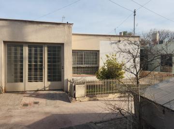 Casa · 234m² · 6 Ambientes · 1 Cochera · Casa en Alquiler en Villa Nueva de Guaymallén, Mendoza