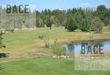 Casa · 180m² · 7 Ambientes · 2 Cocheras · Venta Casa de Tres Dorm. - Barrio Comahue Golf Club - Neuquen Capital.