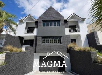 Casa de 10 ambientes, Córdoba · Venta Duplex Premium a Estrenar – 3 Dorm!