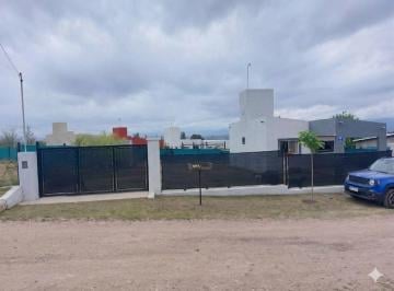 PH de 4 ambientes, Villa Santa Cruz del Lago · Vendo Moderna Casa 2 Habitaciones con Amplio Parque y Pileta