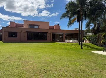 Casa de 7 ambientes, Villa Allende · Venta en Villa Allende Golf