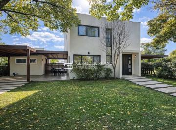 Casa · 185m² · 6 Ambientes · 2 Cocheras · Casa en Venta en Santa Teresa, Villanueva, Tigre