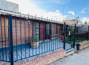 Casa · 229m² · 5 Ambientes · 2 Cocheras · Casa - Las Heras