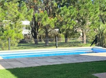 Casa · 200m² · 4 Ambientes · Casa en Rumenco Acepta Depto Parte de Pago