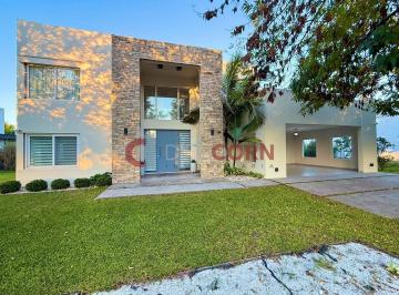 Casa · 267m² · 5 Ambientes · 6 Cocheras · Venta Casa 6 Amb, Ubicación Central, Terravista