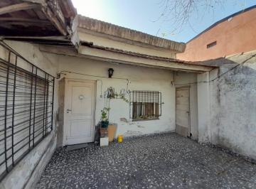 Casa de 3 ambientes, Morón · Venta Casa 3 Amb C/ Garaje a Reciclar en Moron