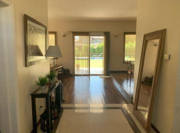 Casa · 750m² · 7 Ambientes · 6 Cocheras · Casa en Alquiler en Barrio La Casualidad Pilar