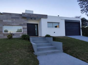 Casa · 133m² · 4 Ambientes · 1 Cochera · Casa en Venta en Las Cañitas Malagueño, 2 Dorm., Pileta, Quincho