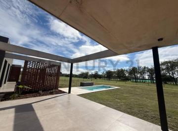 Casa · 283m² · 5 Ambientes · 2 Cocheras · Venta de Casa 5 Ambientes en Lujan, Santa Inés