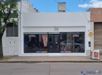 Casa · 323m² · 10 Ambientes · 2 Cocheras · Venta Casa y Local Comercial - Barrio Los Boulevares
