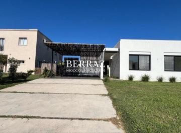 Casa · 166m² · 5 Ambientes · 12 Cocheras · Casa Venta 3 Dorm. Barrio Santa Clara Lote de 596 m² Manzanares, Pilar