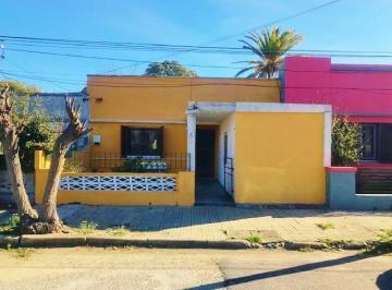 Casa · 55m² · 4 Ambientes · 1 Cochera · Colonia, Juan Lacaze - Venta Casa 3 Dorm.