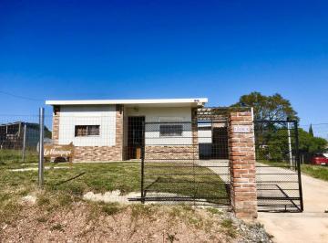 Casa · 3000000ha · 3 Ambientes · 1 Cochera · Colonia - Venta Casa de 2 Dorm. con Buen Terreno