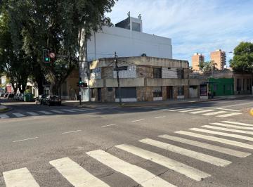 Casa · 181m² · Lote Para Construir Esquina Francia y Catamarca