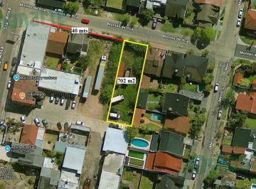 Terreno · 702m² · Venta de Amplio Lote a m de Santa Rosa - 702 m² - Castelar