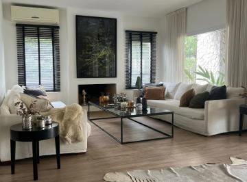 Casa · 255m² · 6 Ambientes · 2 Cocheras · Casa en Venta en Barrio El Encuentro, Tigre - 6 Ambientes