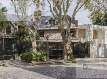 Casa · 1206m² · 5 Dormitorios · 4 Cocheras · Belgrano R - Residencia en Dos Pantas La Pampa Al 3400 Excepcional Lote de 1200 m² (18 X 64)
